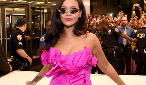 'I Just Couldn't Be a Sellout': Rihanna Reveals Why She Turned Down Super Bowl Halftime Show